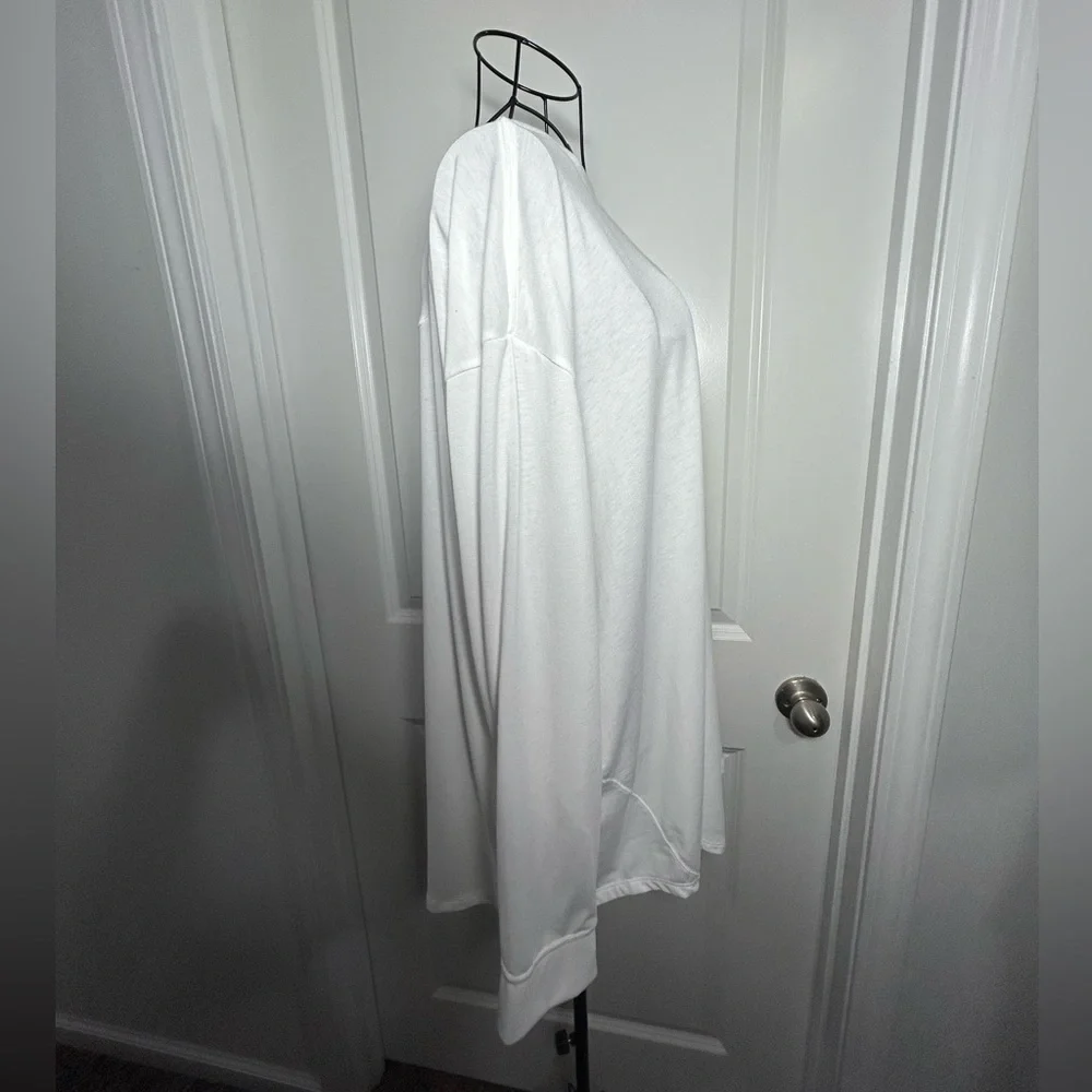 Nike Classic Oversized White Women's Long Sleeve Shirt‎